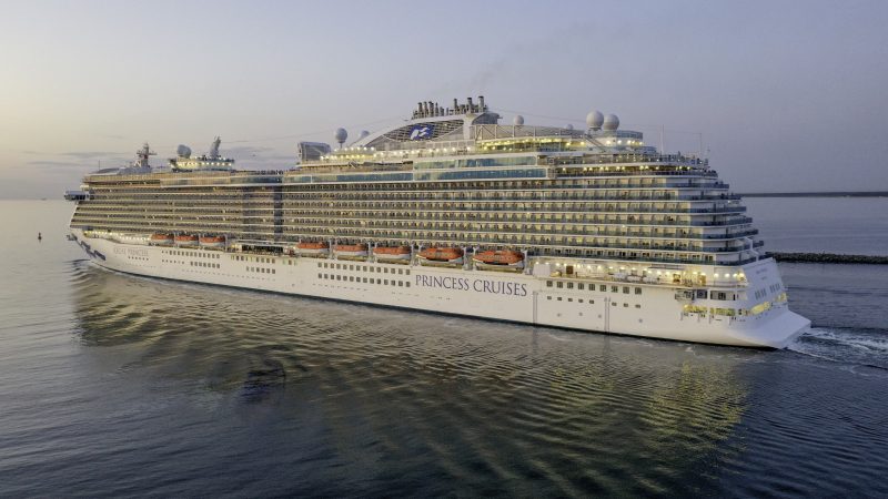 Luftbild Kreuzfahrtschiff